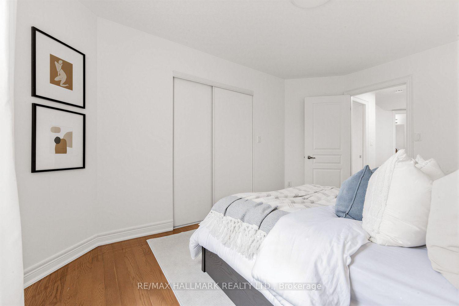 Photo 19 of 34 Fairhead Mews, Toronto, East End-Danforth — HOMEH