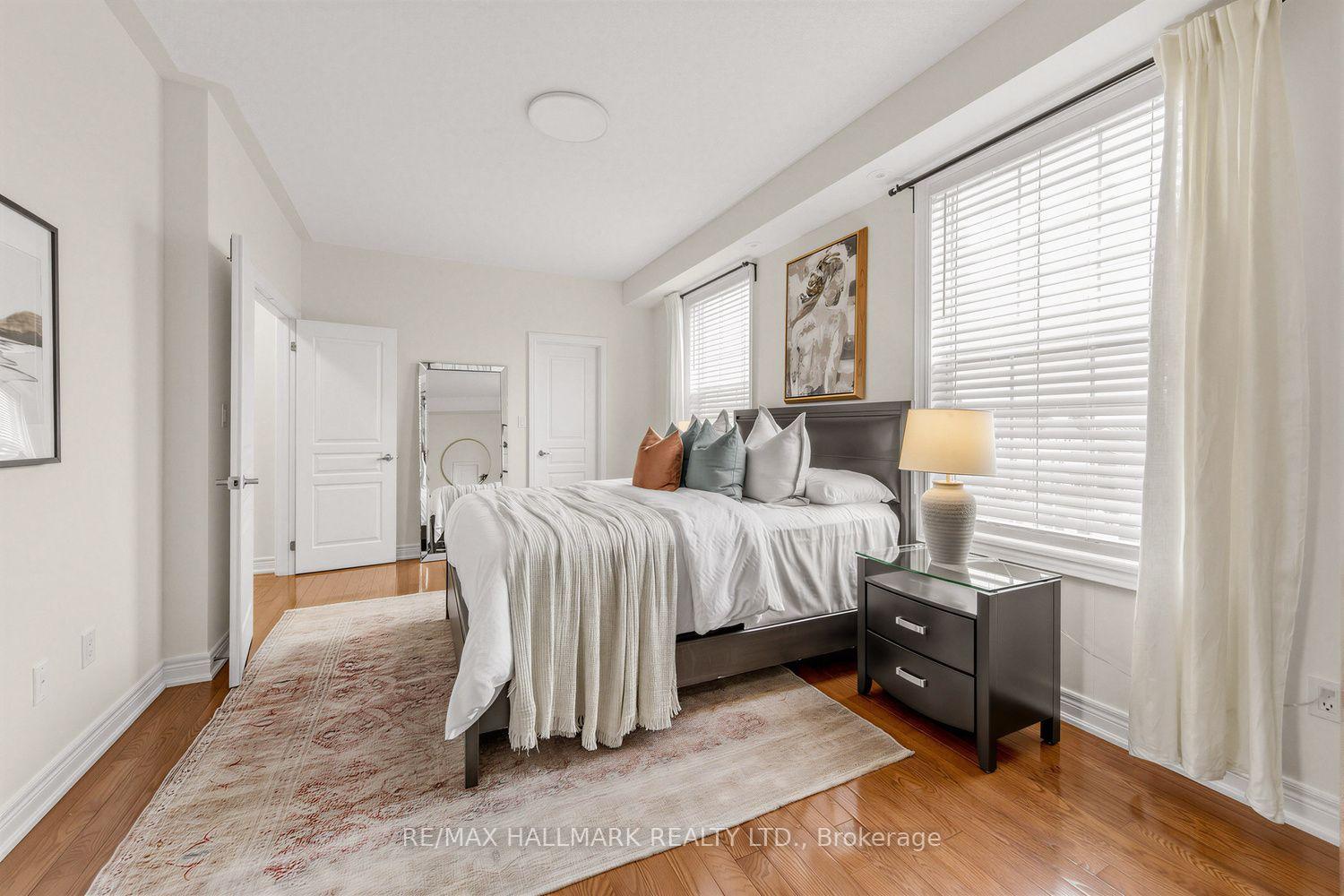 Photo 26 of 34 Fairhead Mews, Toronto, East End-Danforth — HOMEH