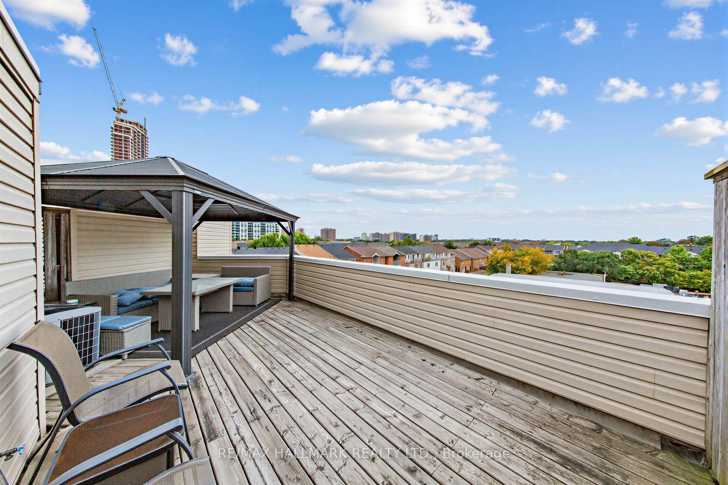 Photo 32 of 34 Fairhead Mews, Toronto, East End-Danforth — HOMEH