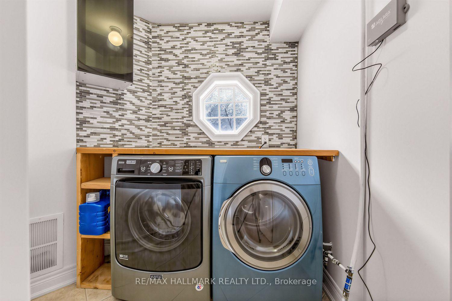 Photo 35 of 34 Fairhead Mews, Toronto, East End-Danforth — HOMEH