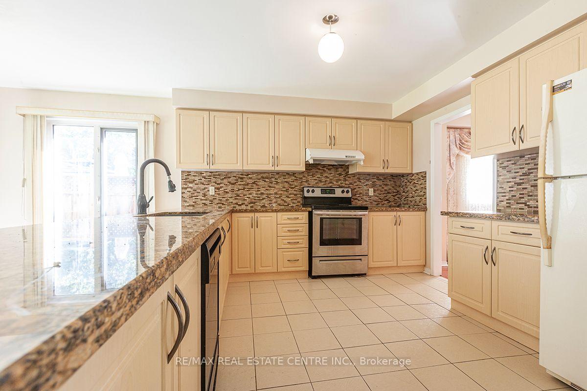 Photo 12 of 3679 Loyalist Drive, Mississauga, Erin Mills — HOMEH