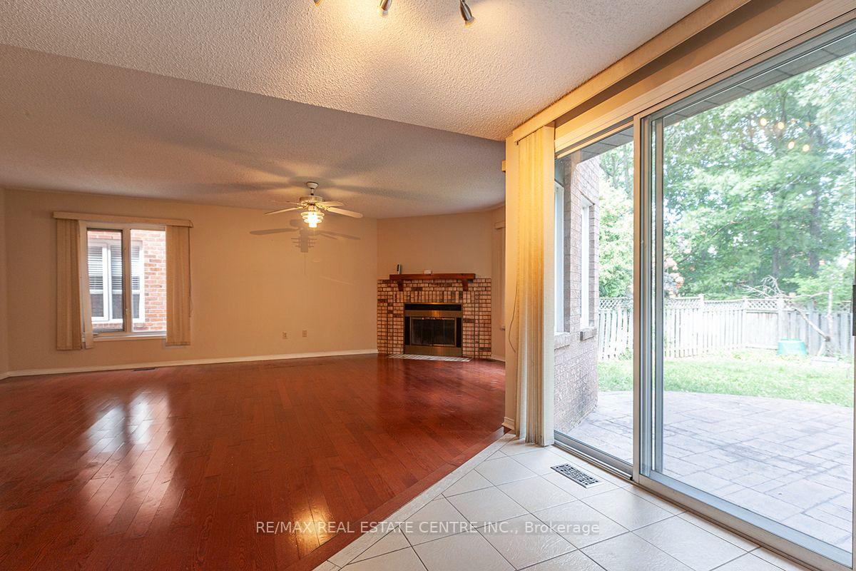 Photo 17 of 3679 Loyalist Drive, Mississauga, Erin Mills — HOMEH