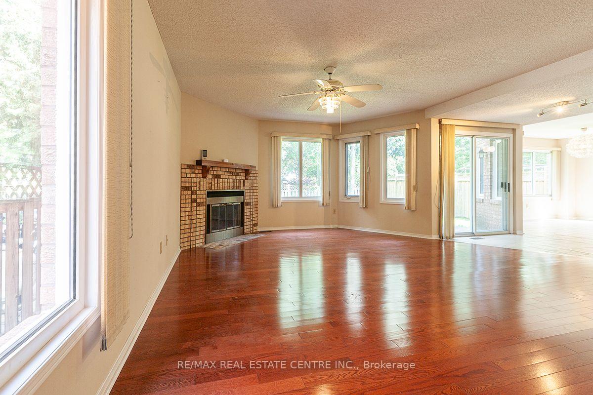 Photo 19 of 3679 Loyalist Drive, Mississauga, Erin Mills — HOMEH