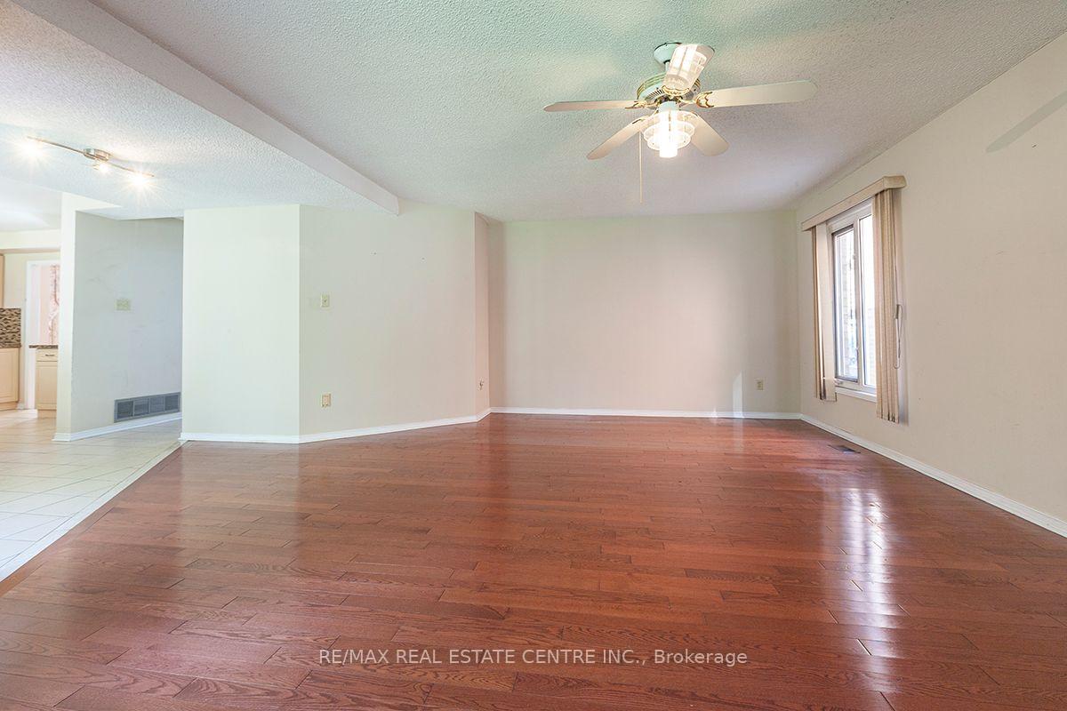 Photo 21 of 3679 Loyalist Drive, Mississauga, Erin Mills — HOMEH
