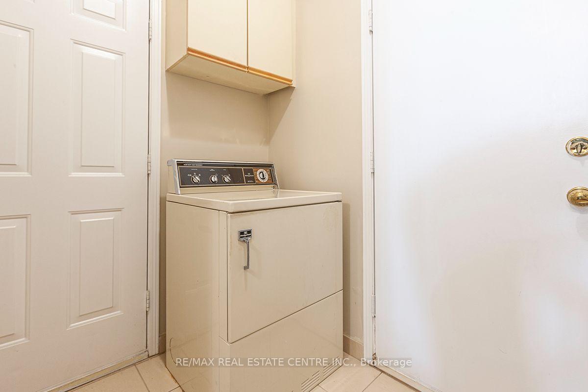 Photo 25 of 3679 Loyalist Drive, Mississauga, Erin Mills — HOMEH