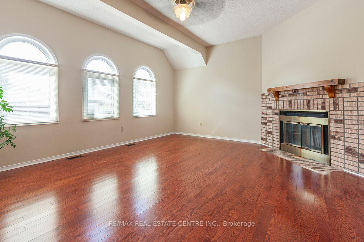Photo 26 of 3679 Loyalist Drive, Mississauga, Erin Mills — HOMEH