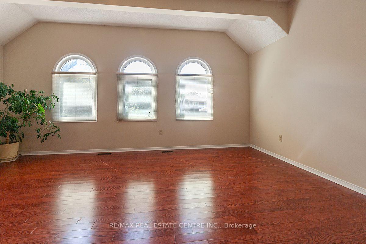 Photo 27 of 3679 Loyalist Drive, Mississauga, Erin Mills — HOMEH