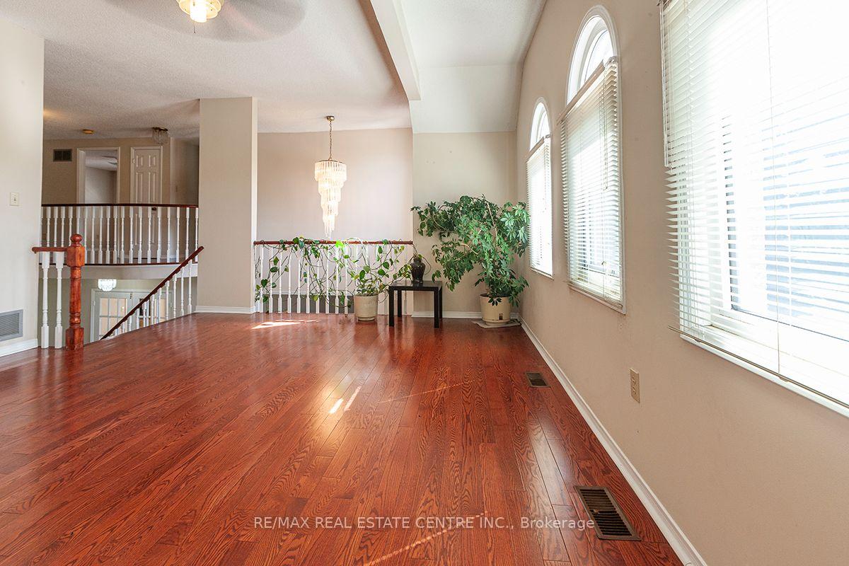 Photo 28 of 3679 Loyalist Drive, Mississauga, Erin Mills — HOMEH