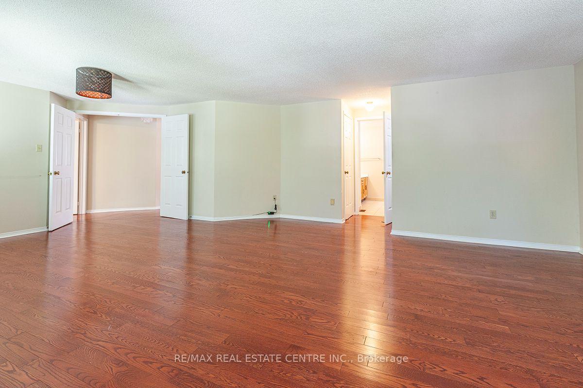 Photo 32 of 3679 Loyalist Drive, Mississauga, Erin Mills — HOMEH