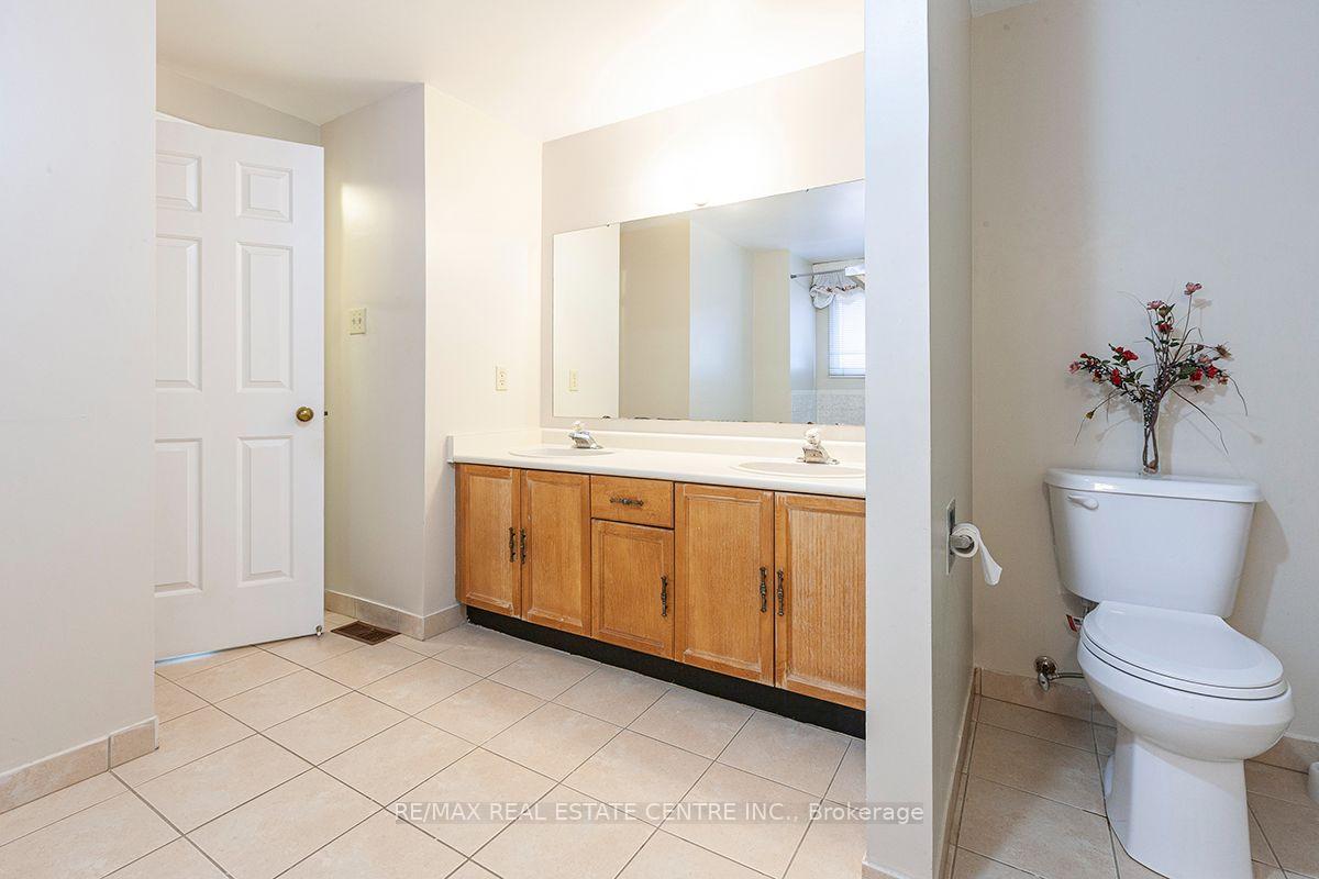 Photo 36 of 3679 Loyalist Drive, Mississauga, Erin Mills — HOMEH