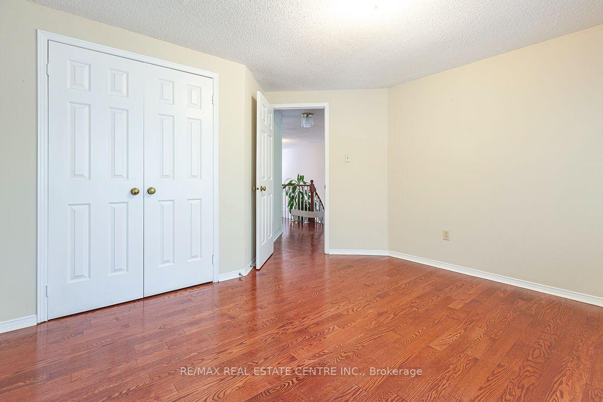 Photo 38 of 3679 Loyalist Drive, Mississauga, Erin Mills — HOMEH