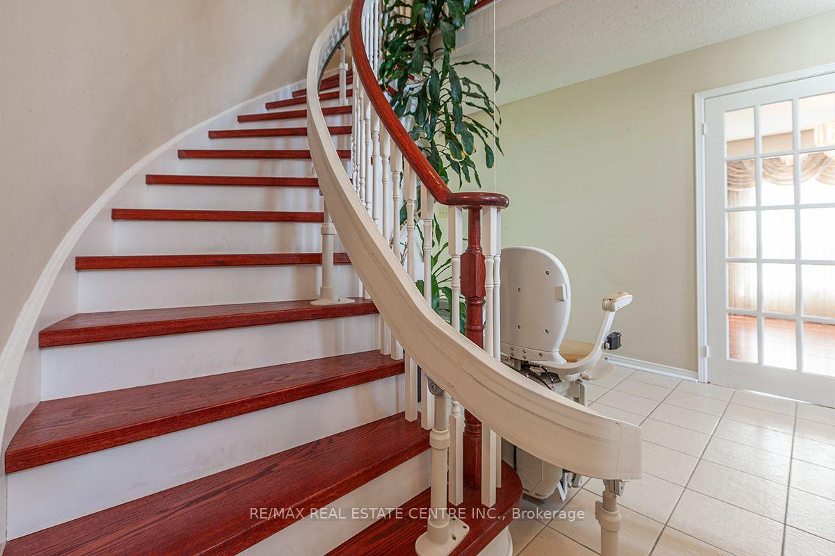 Photo 46 of 3679 Loyalist Drive, Mississauga, Erin Mills — HOMEH