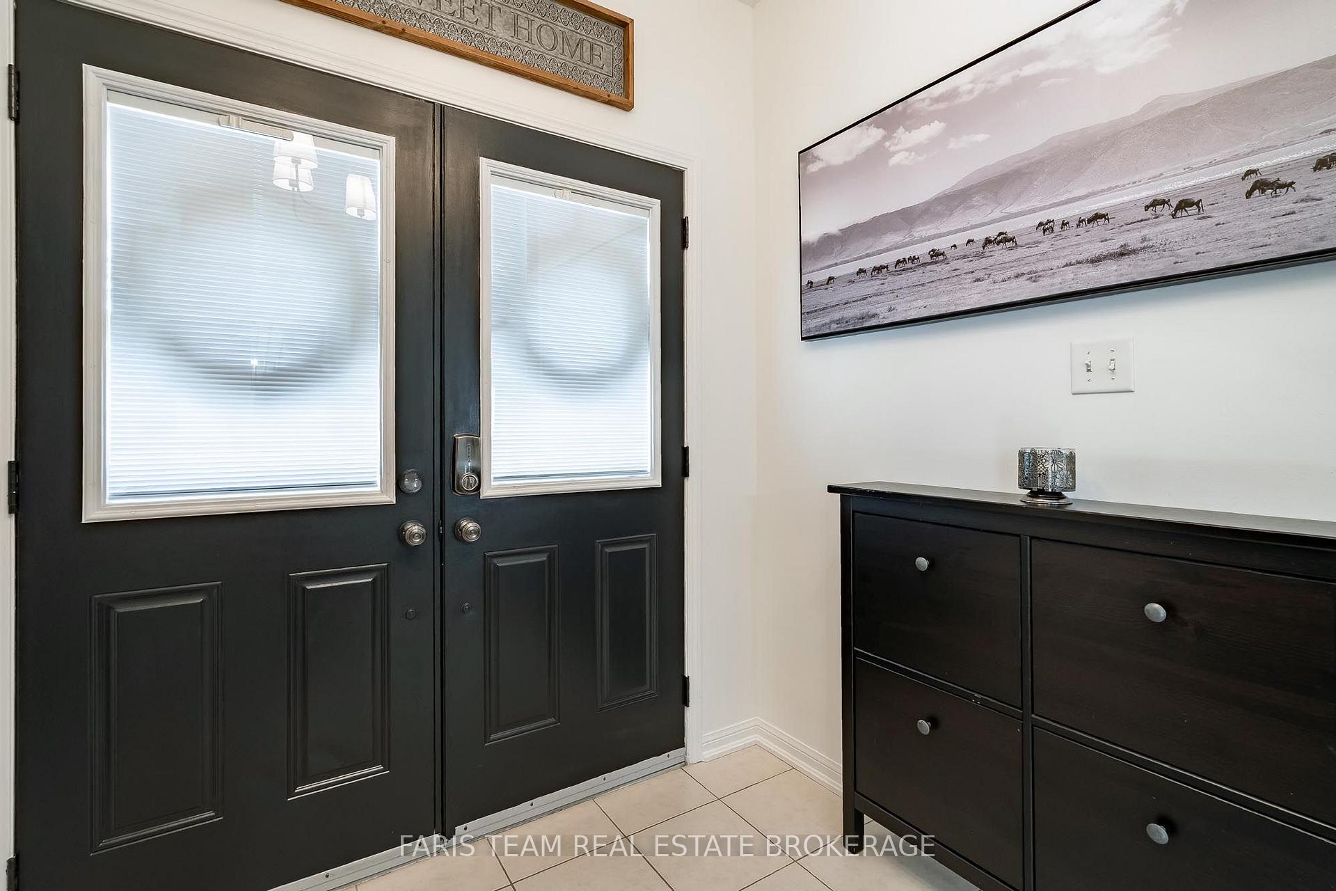Photo 5 of 115 Winchester Terrace, Barrie, Rural Barrie Southeast — HOMEH