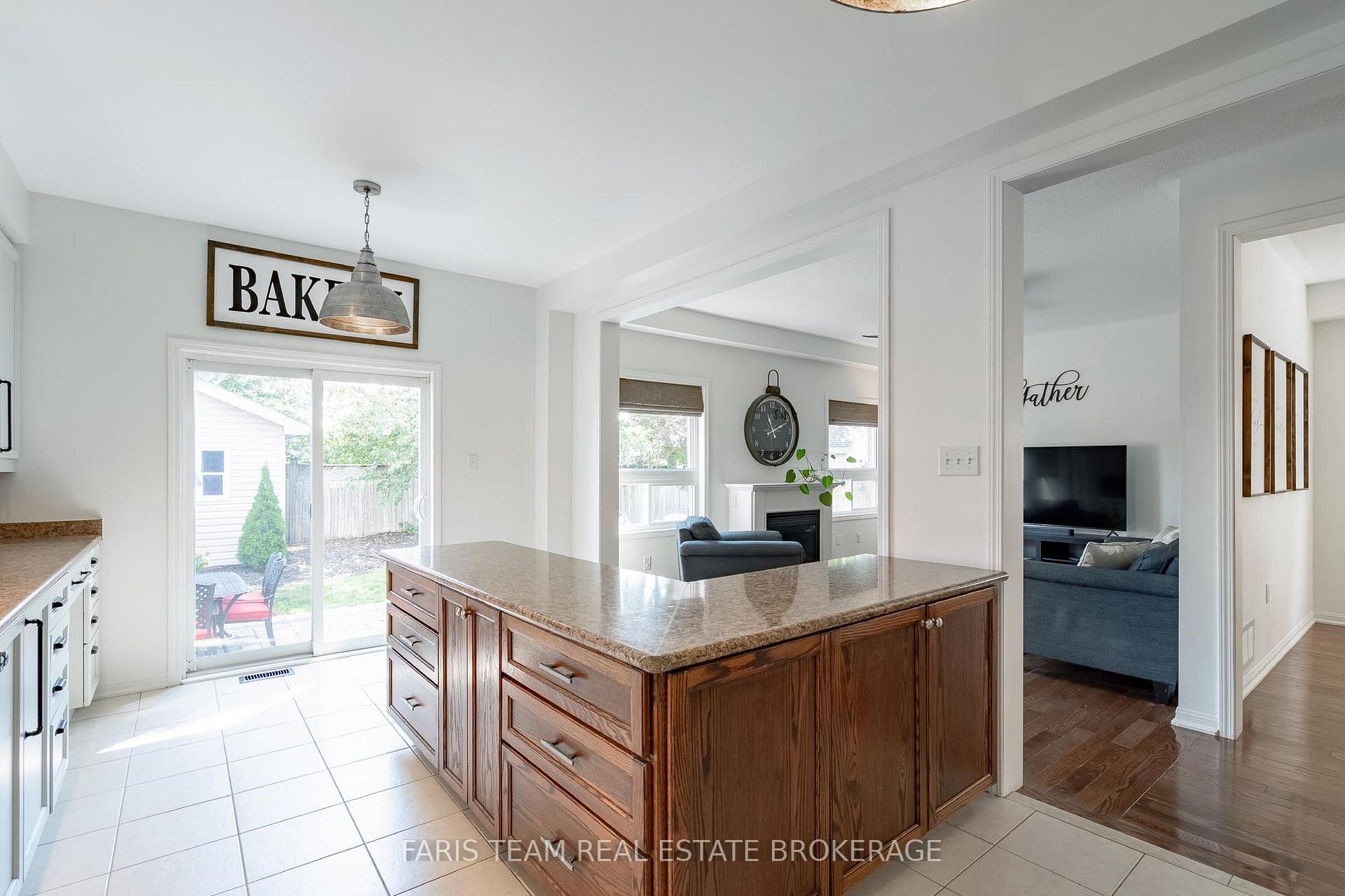 Photo 9 of 115 Winchester Terrace, Barrie, Rural Barrie Southeast — HOMEH