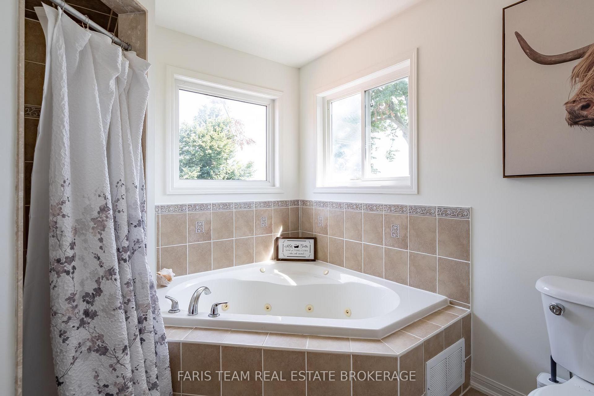 Photo 21 of 115 Winchester Terrace, Barrie, Rural Barrie Southeast — HOMEH