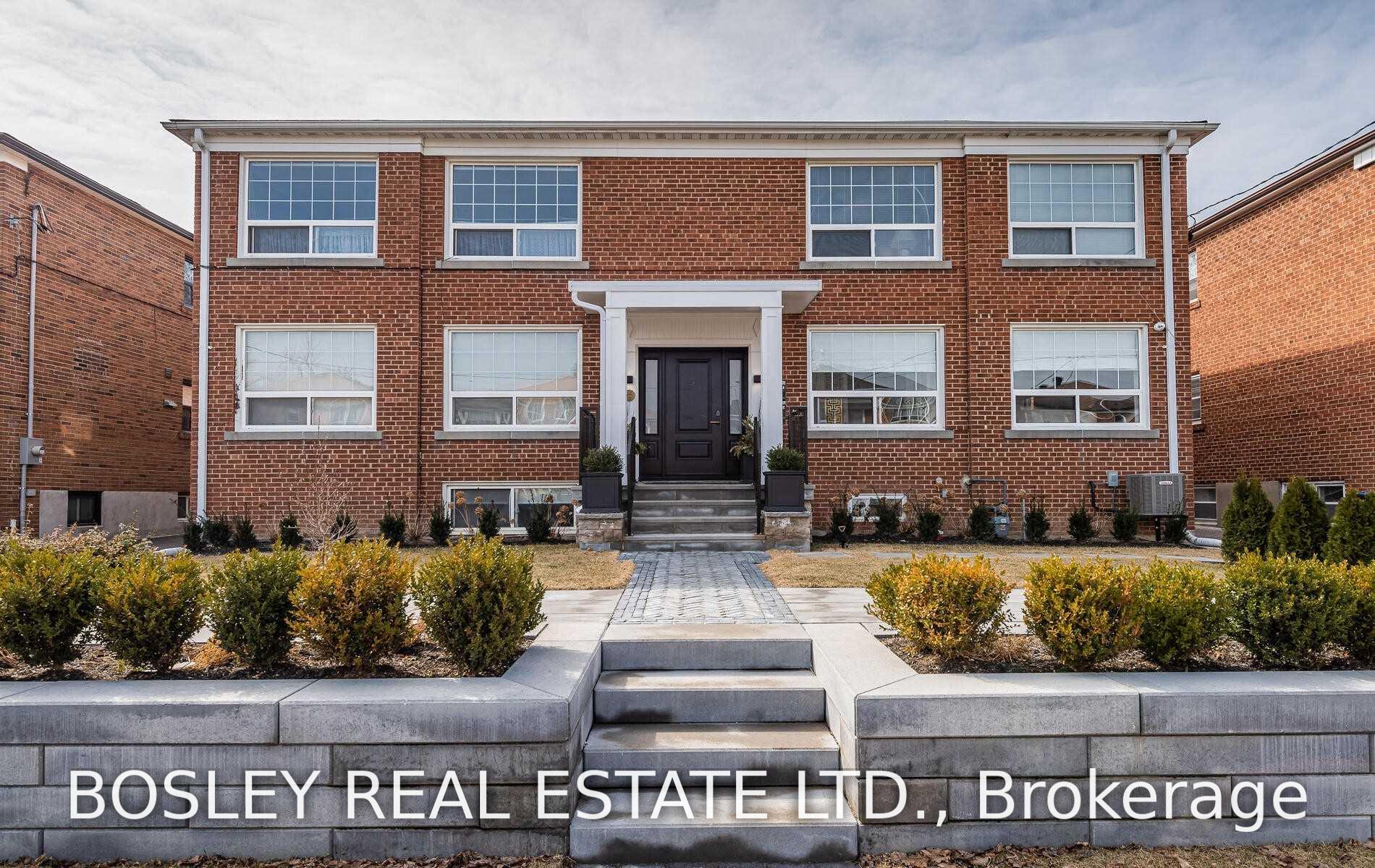 Front of Unit 5, 15 Markdale Avenue