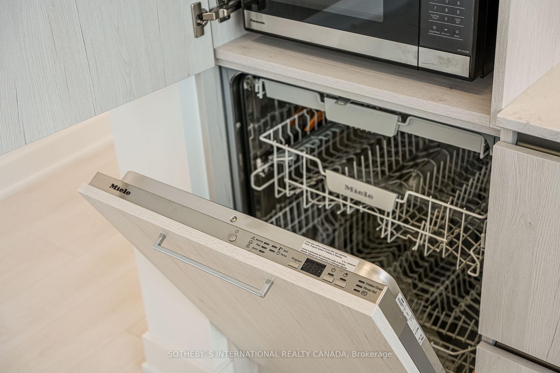 Photo 9 of Unit 4002, 15 Mercer Street, Toronto, Waterfront Communities — HOMEH