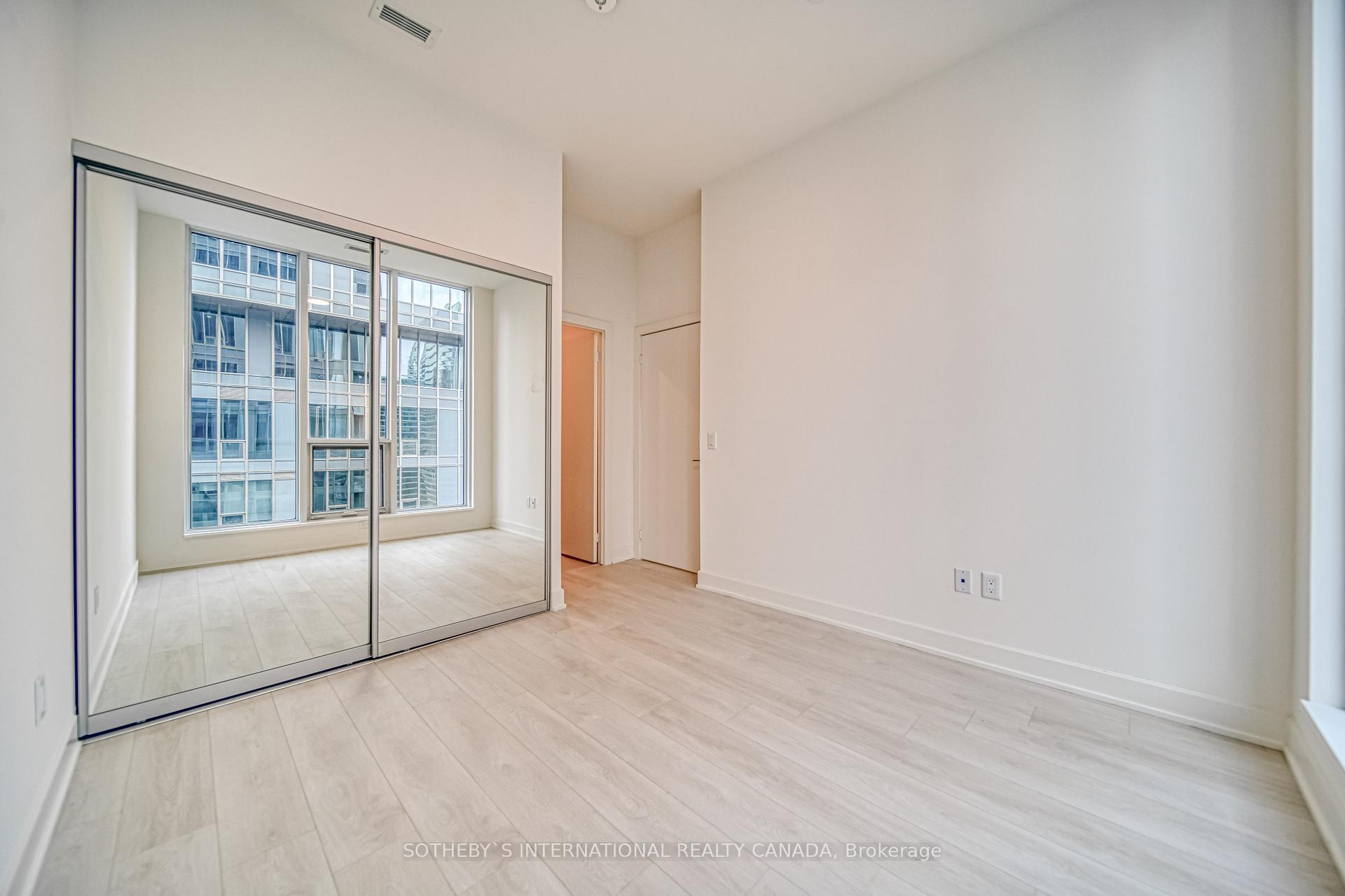 Photo 17 of Unit 4002, 15 Mercer Street, Toronto, Waterfront Communities — HOMEH