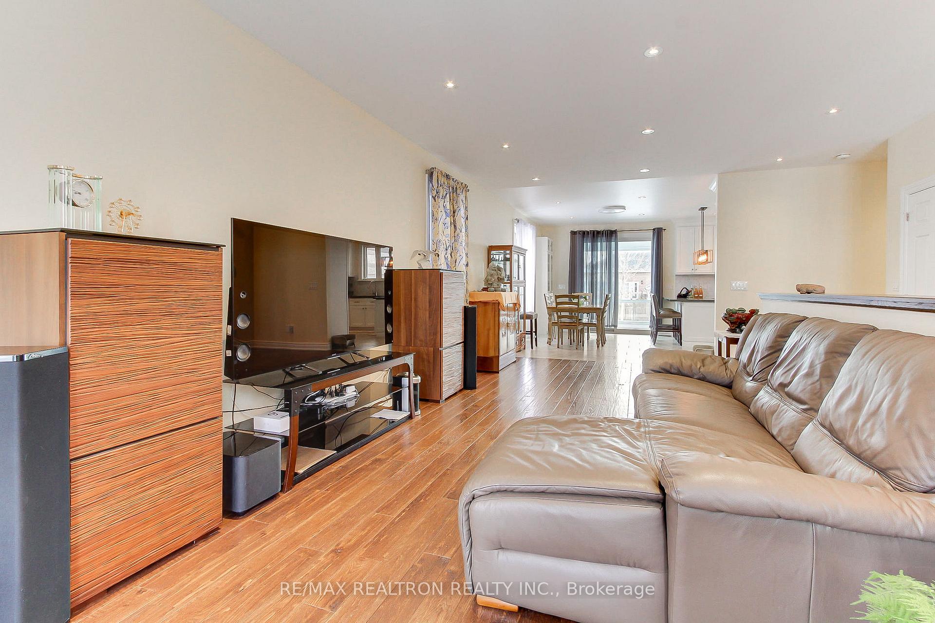Photo 9 of 815 Churchill Lane, Georgina, Historic Lakeshore Communities — HOMEH