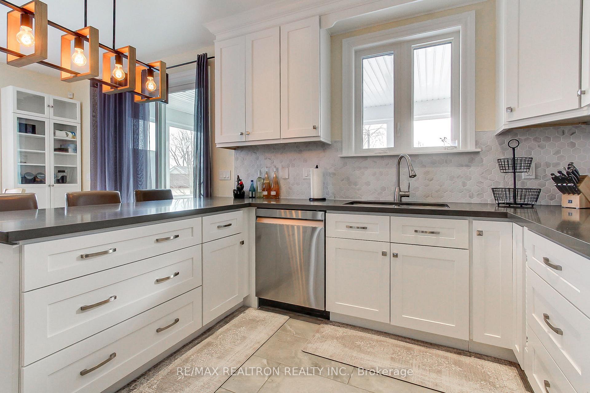 Photo 13 of 815 Churchill Lane, Georgina, Historic Lakeshore Communities — HOMEH