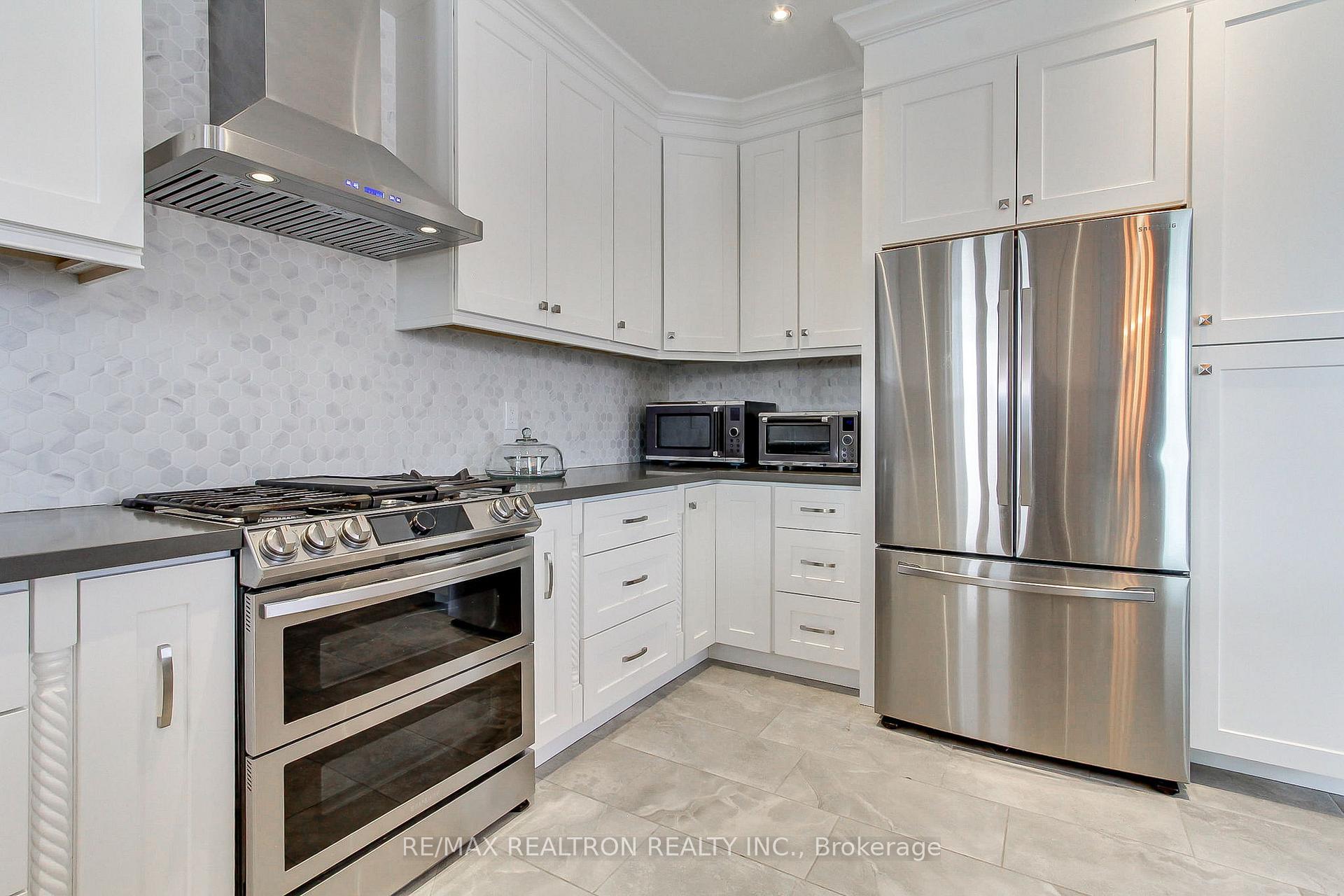 Photo 15 of 815 Churchill Lane, Georgina, Historic Lakeshore Communities — HOMEH