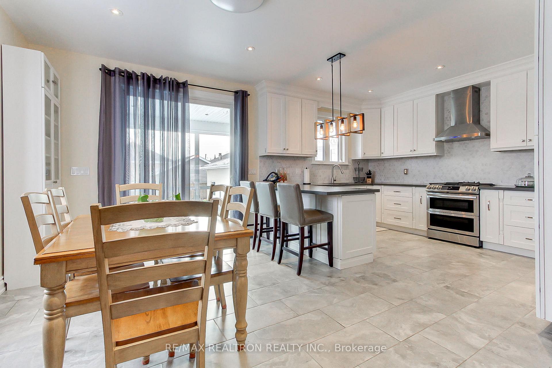 Photo 17 of 815 Churchill Lane, Georgina, Historic Lakeshore Communities — HOMEH