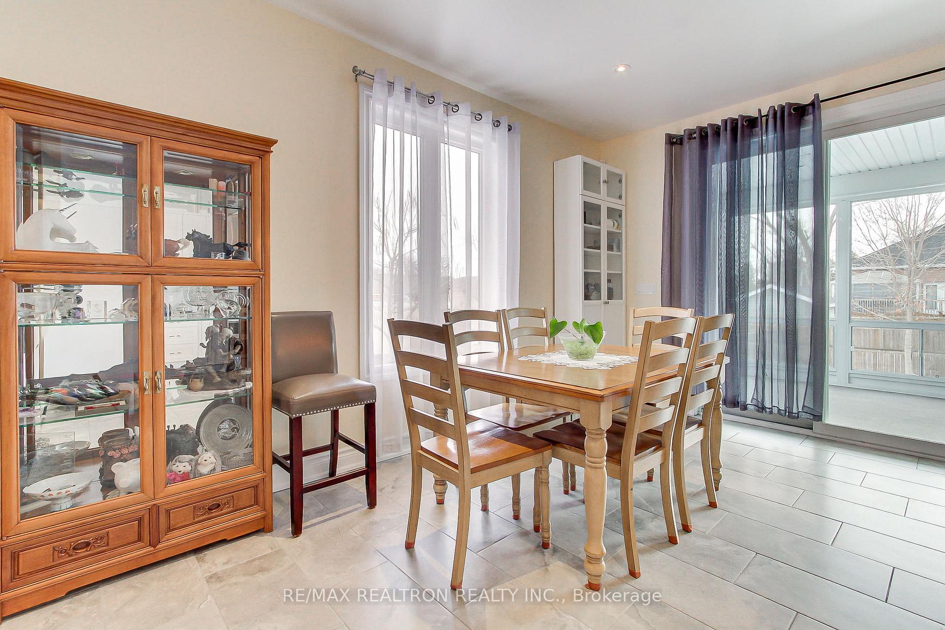 Photo 18 of 815 Churchill Lane, Georgina, Historic Lakeshore Communities — HOMEH