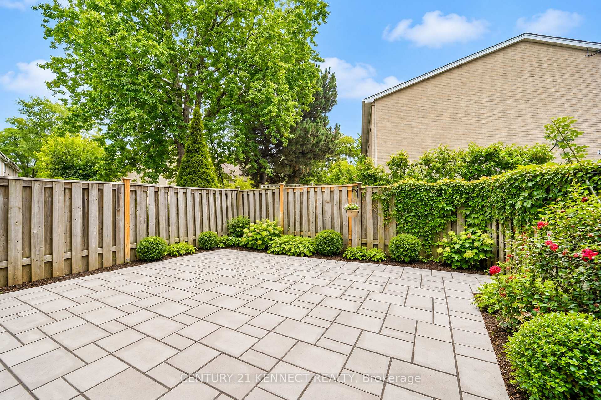 Photo 4 of Unit 103, 65 Rameau Drive, North York, Hillcrest Village — HOMEH