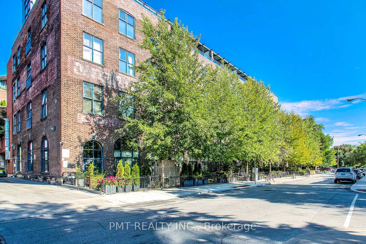 Photo of Unit 311, 369 Sorauren Avenue