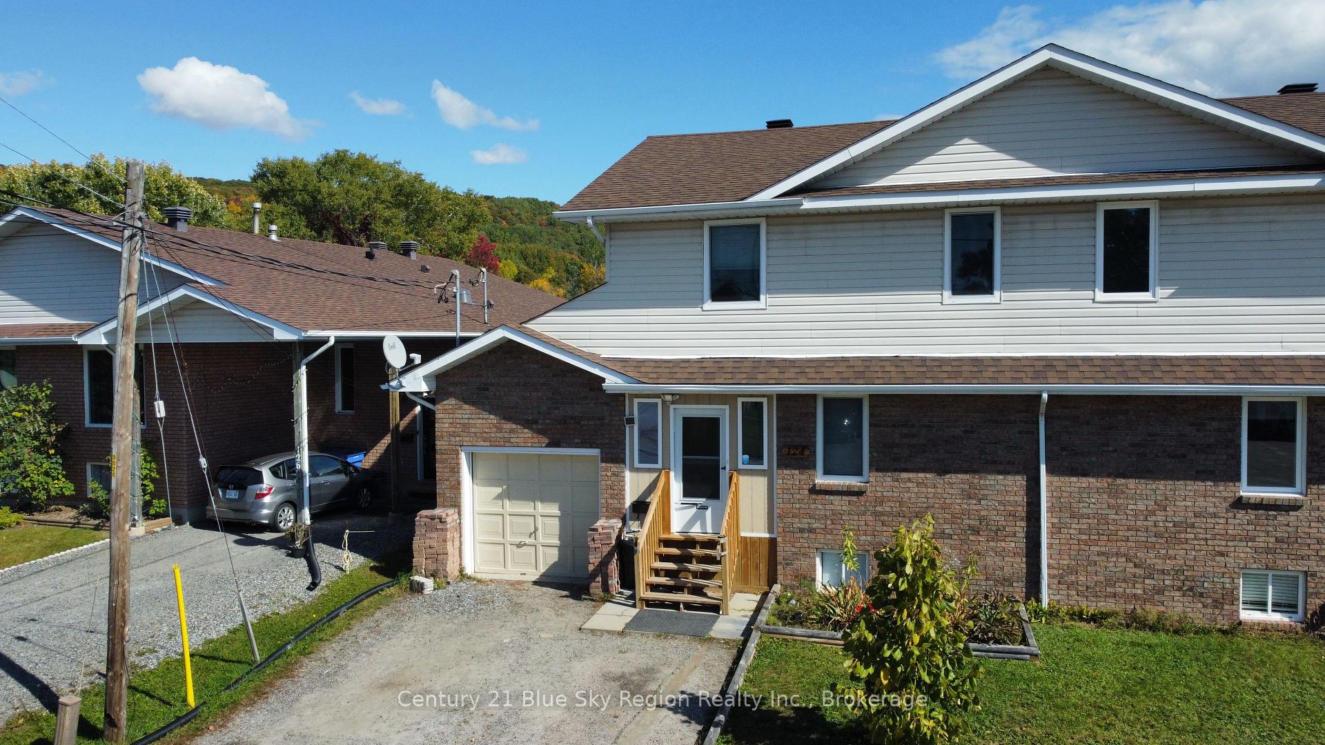 Photo 3 of 124 Johnston Road, North Bay, Widdifield — HOMEH
