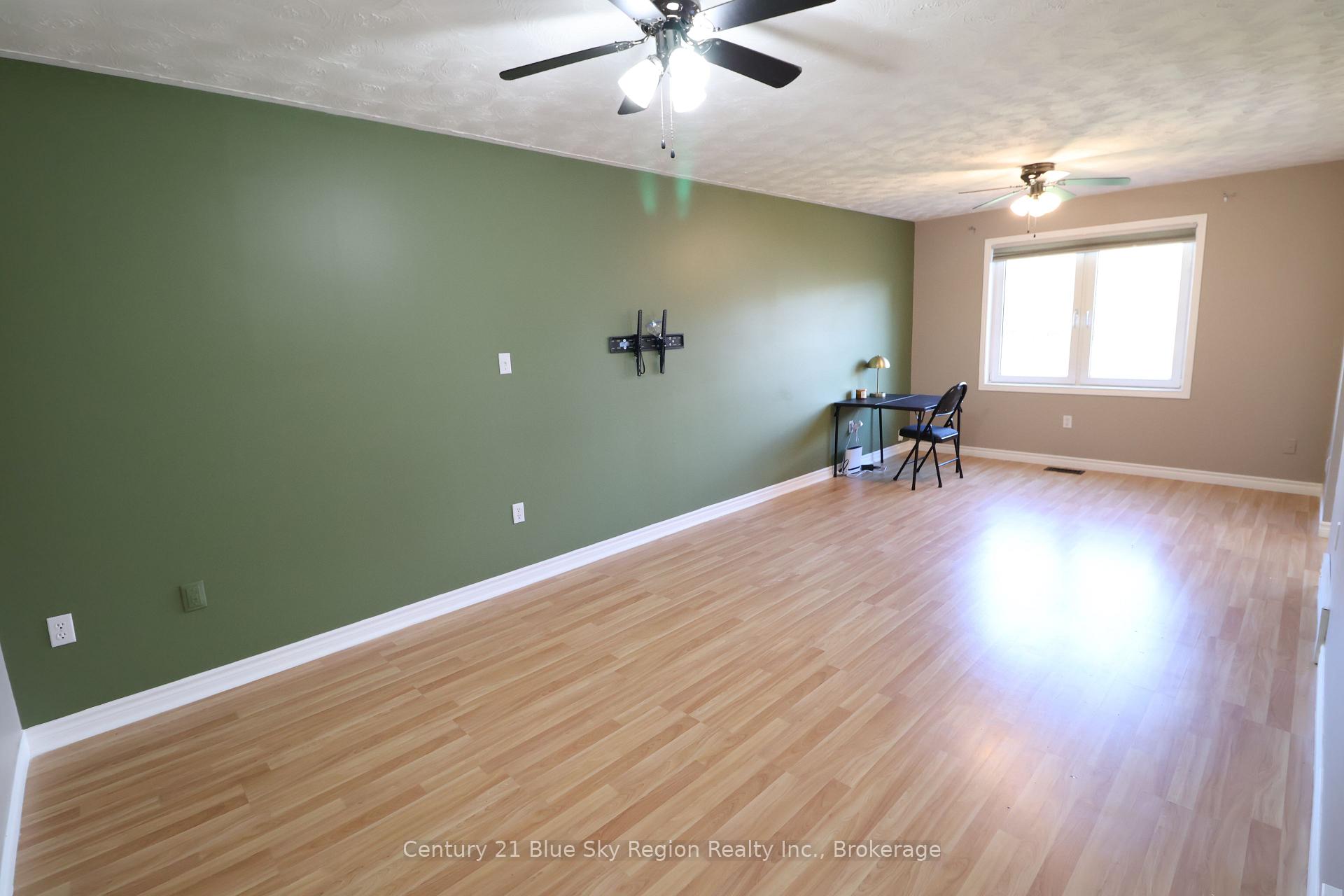Photo 8 of 124 Johnston Road, North Bay, Widdifield — HOMEH