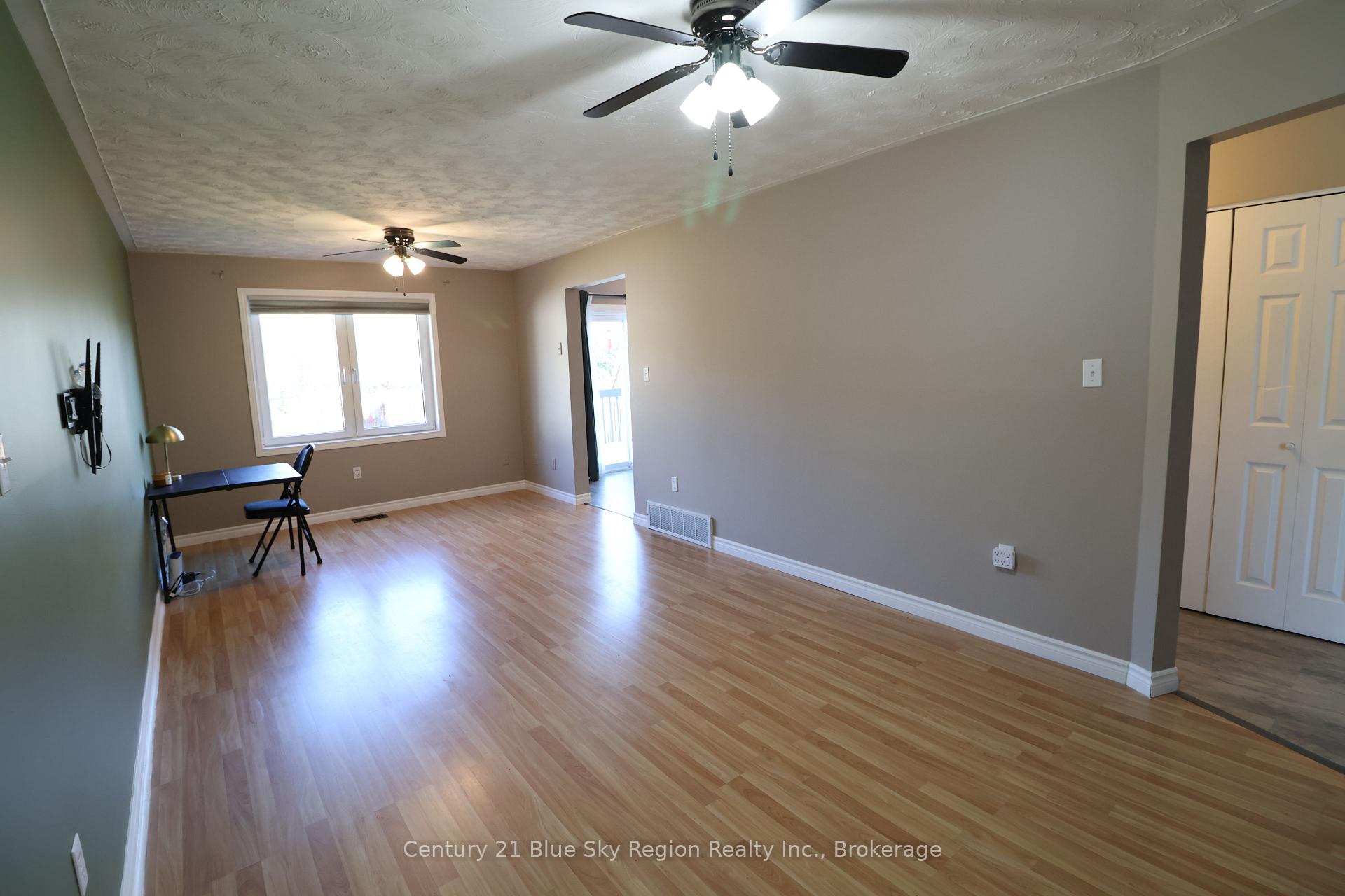 Photo 9 of 124 Johnston Road, North Bay, Widdifield — HOMEH