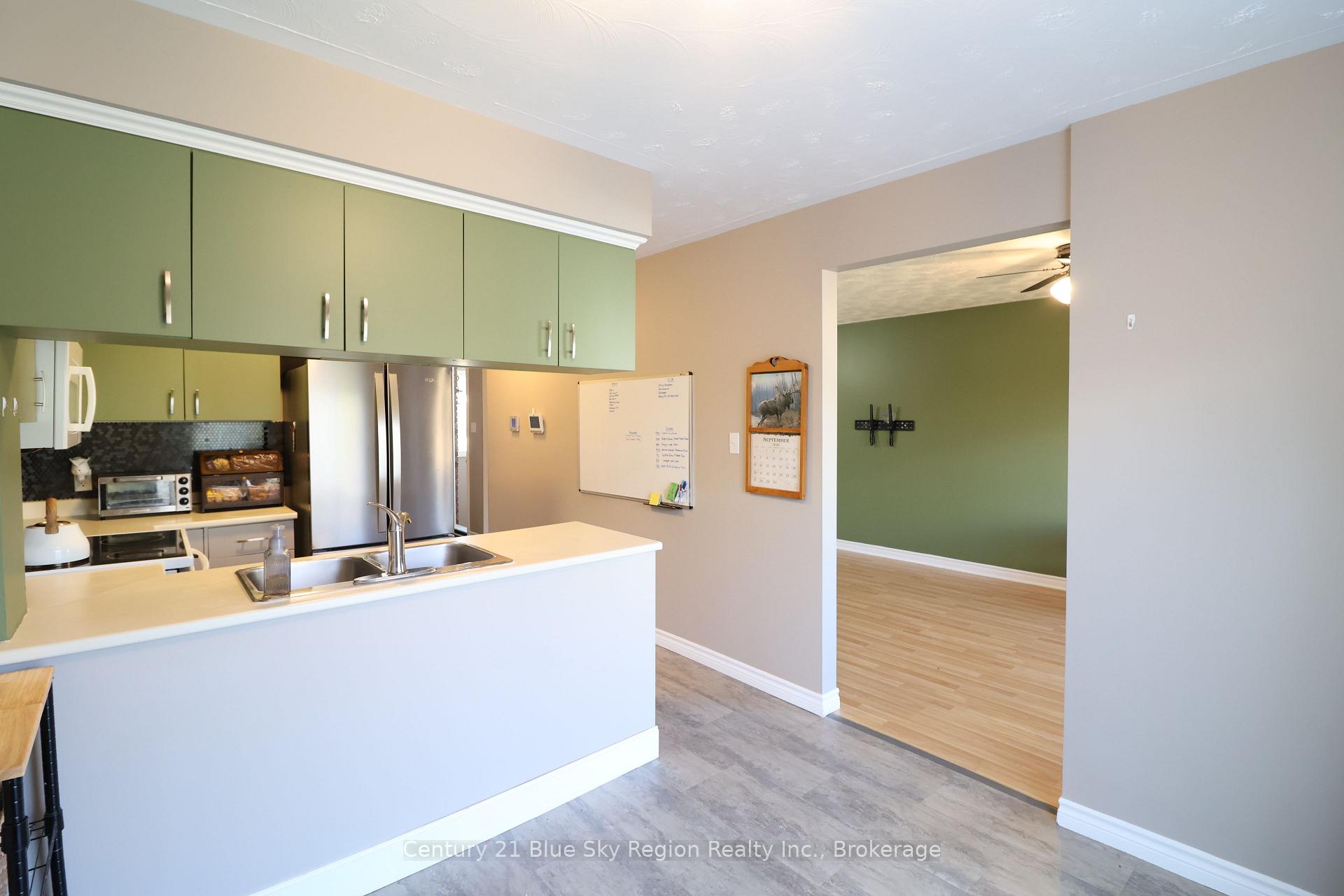 Photo 13 of 124 Johnston Road, North Bay, Widdifield — HOMEH