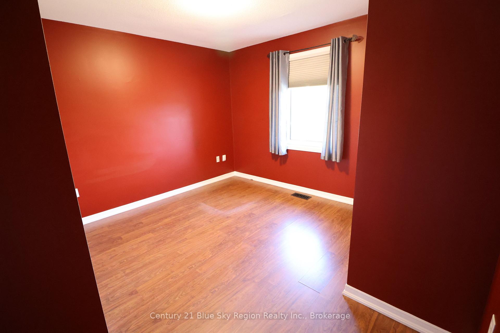 Photo 23 of 124 Johnston Road, North Bay, Widdifield — HOMEH