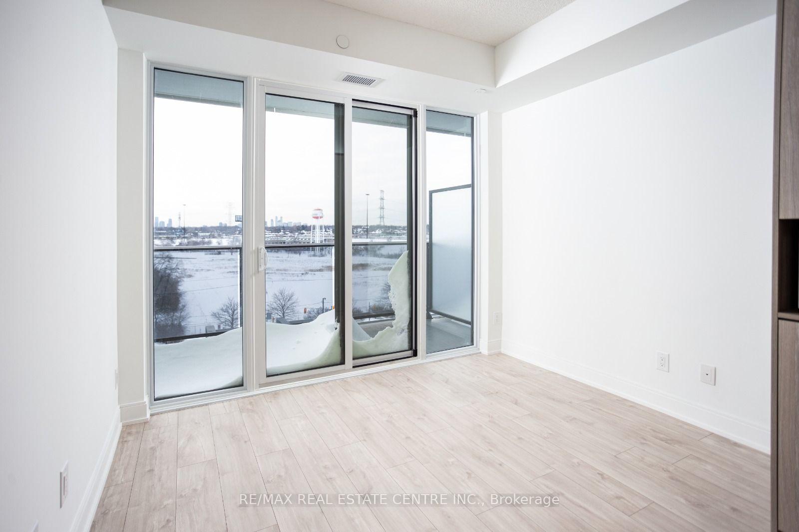 Photo 9 of Unit 701, 70 Annie Craig Drive, Etobicoke, Mimico — HOMEH