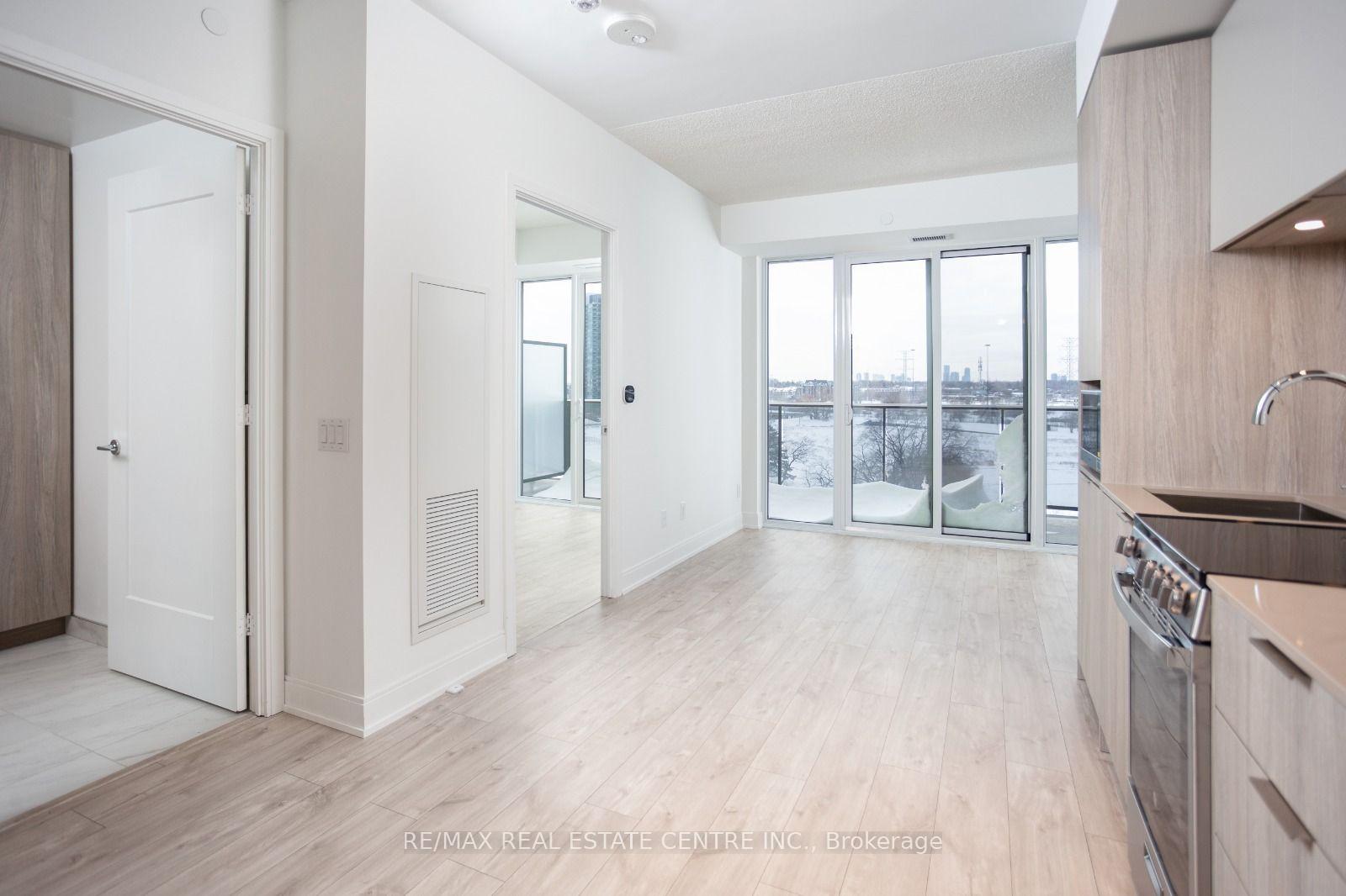 Photo 11 of Unit 701, 70 Annie Craig Drive, Etobicoke, Mimico — HOMEH