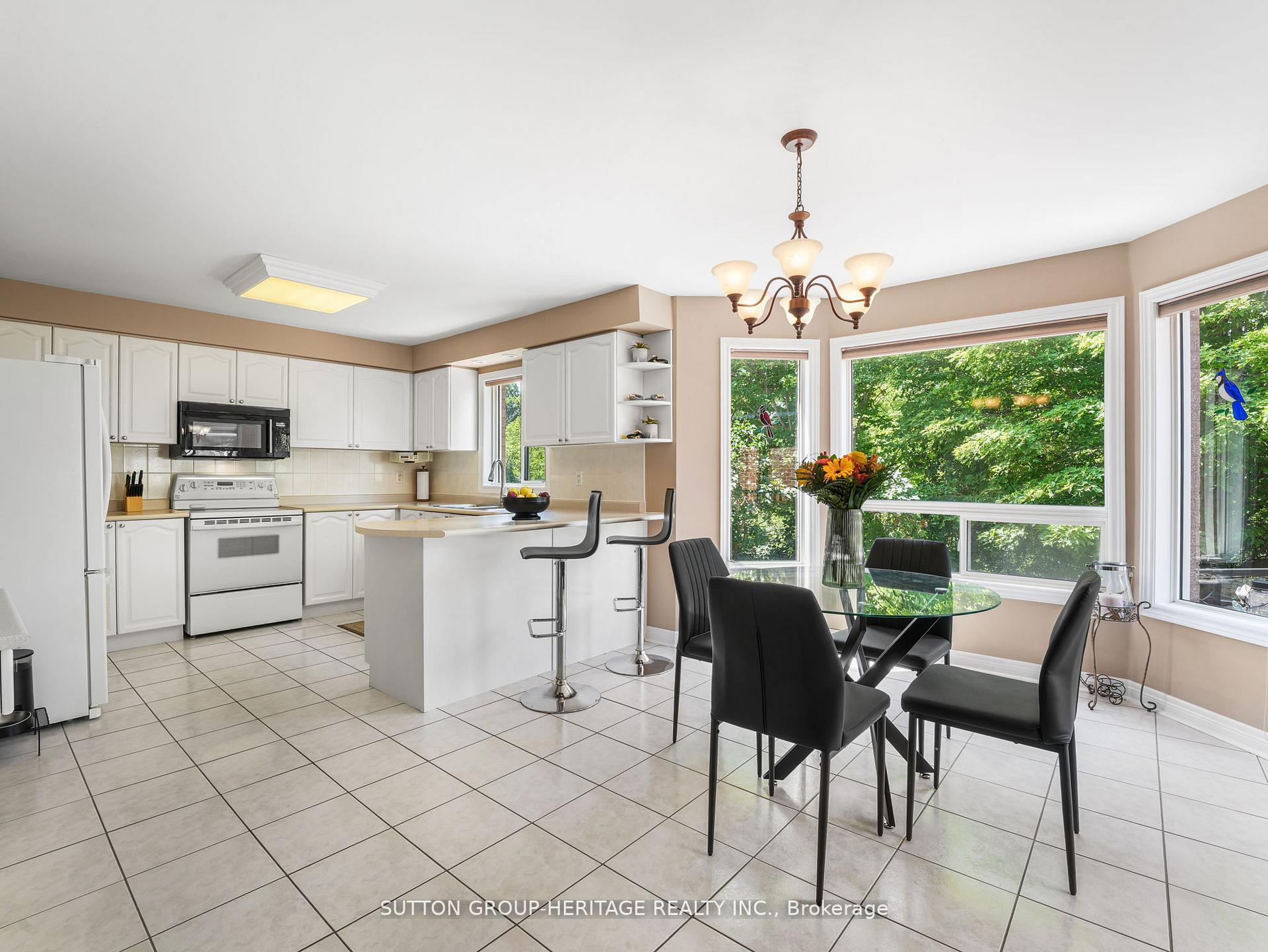 Photo 9 of 51 Annie Crescent, Ajax, Central West — HOMEH