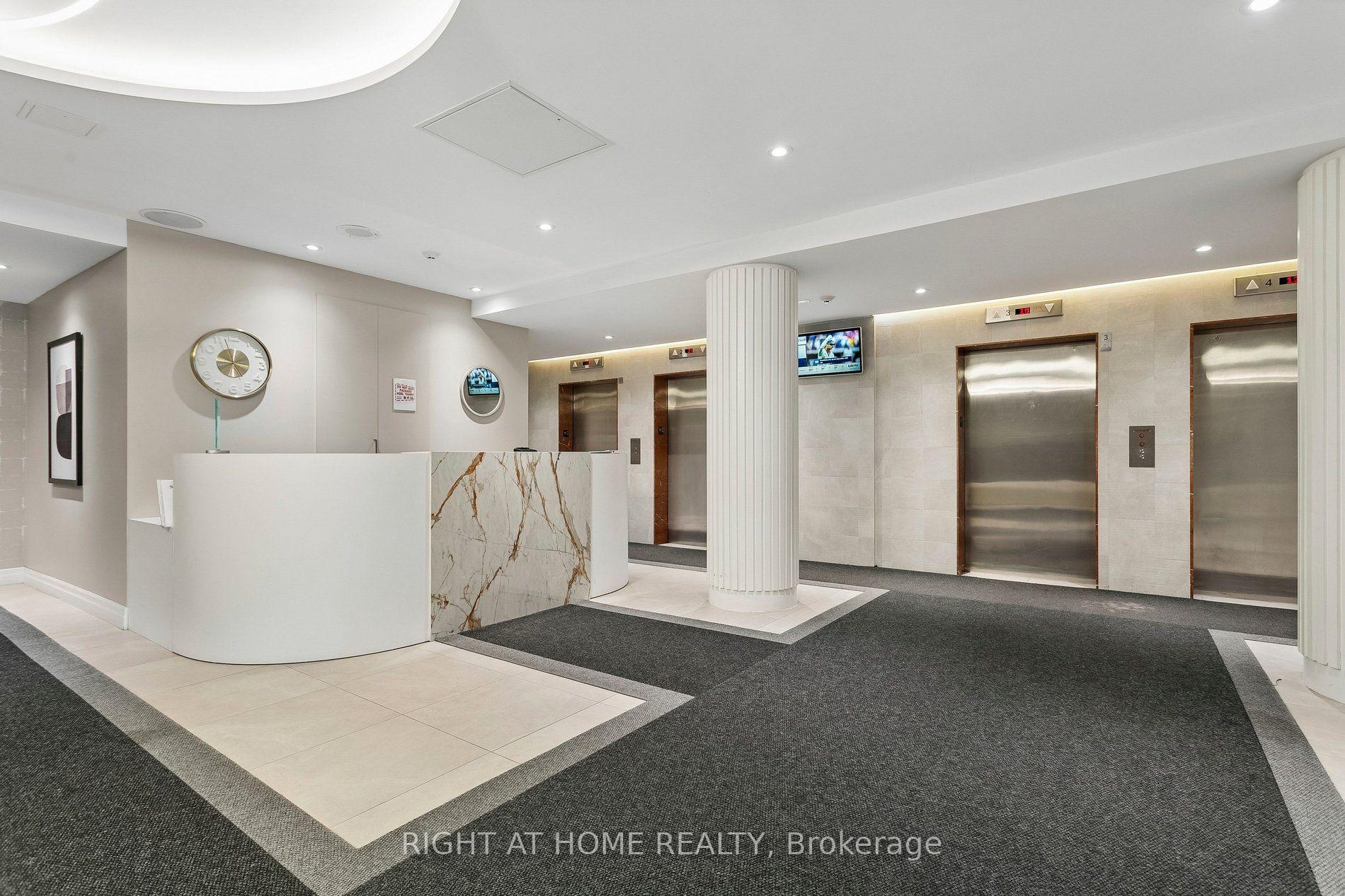 Photo 3 of Unit 612, 550 Webb Drive, Mississauga, City Centre — HOMEH