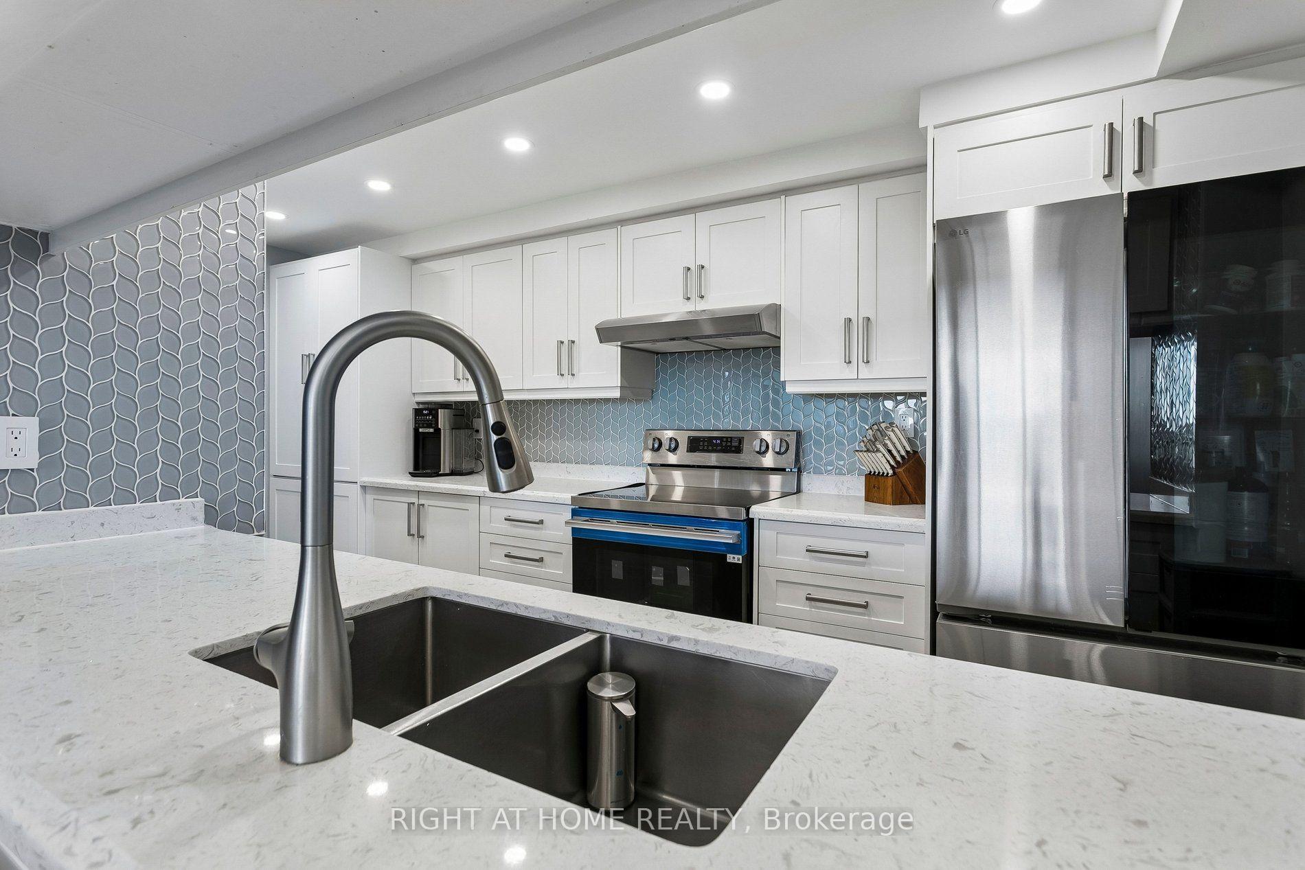 Photo 15 of Unit 612, 550 Webb Drive, Mississauga, City Centre — HOMEH