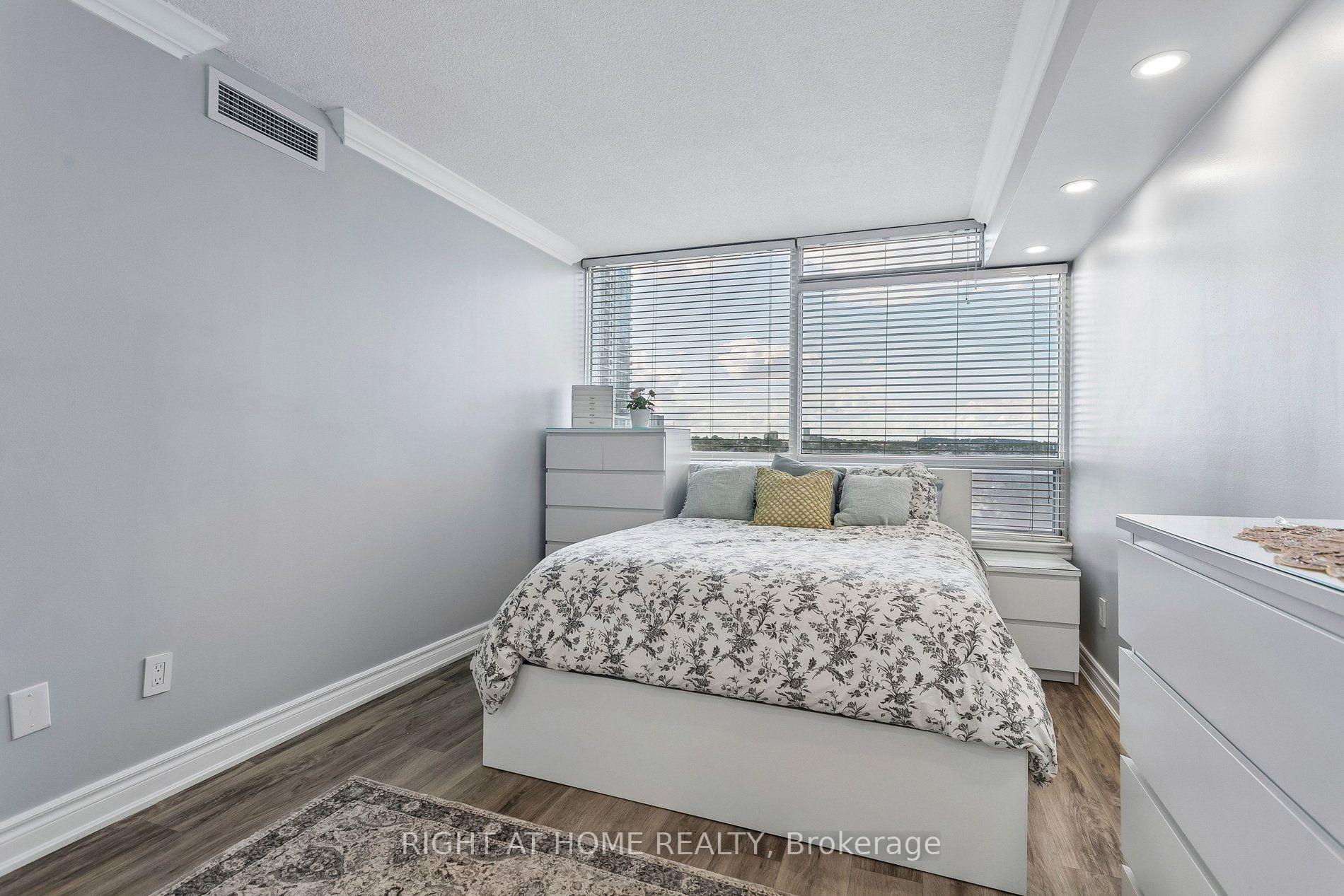 Photo 34 of Unit 612, 550 Webb Drive, Mississauga, City Centre — HOMEH