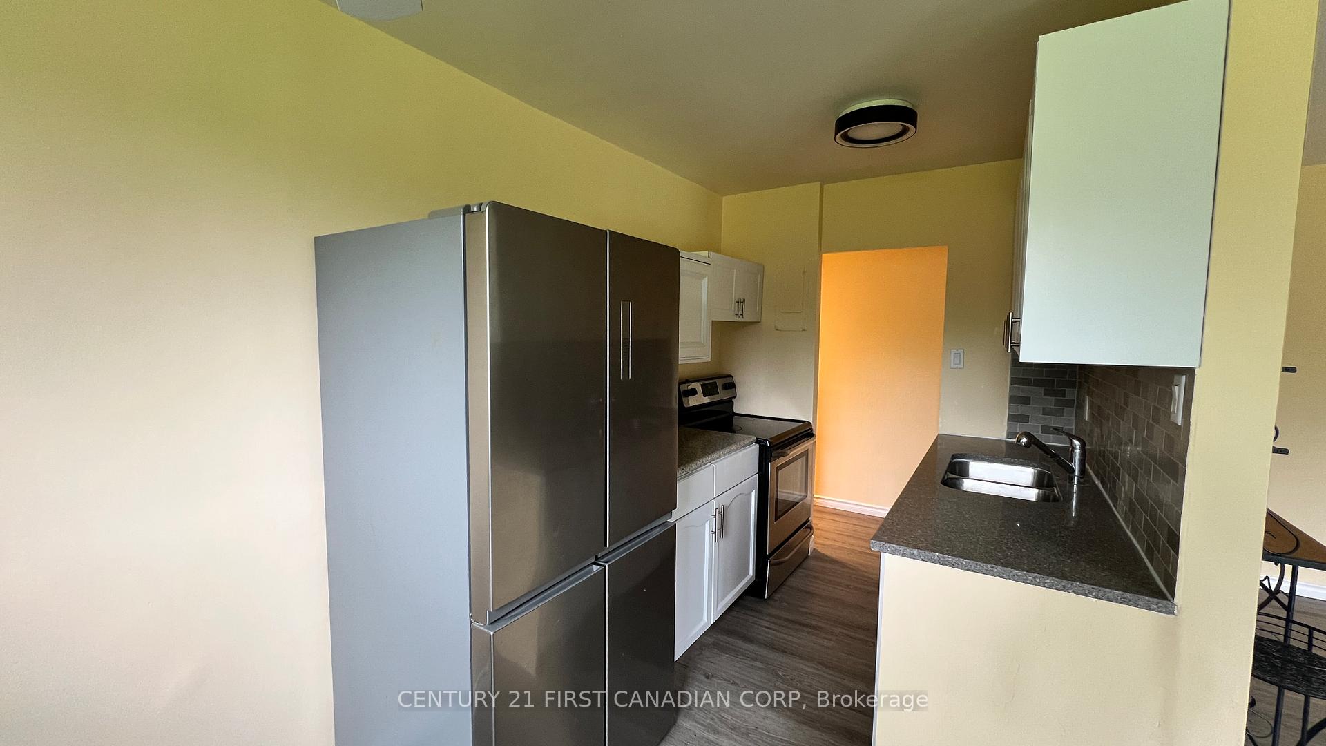 Photo of Unit 207, 1830 Dumont Street