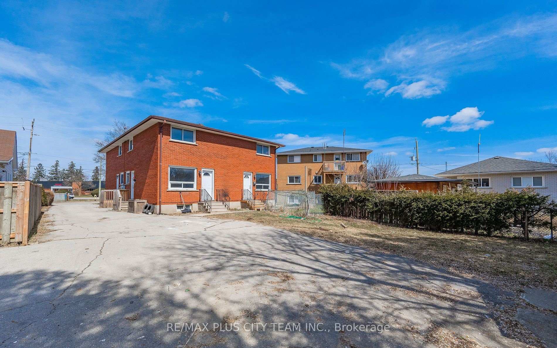 Photo 4 of Unit Unit #3, 133 Pollock Avenue, Cambridge, Alison — HOMEH