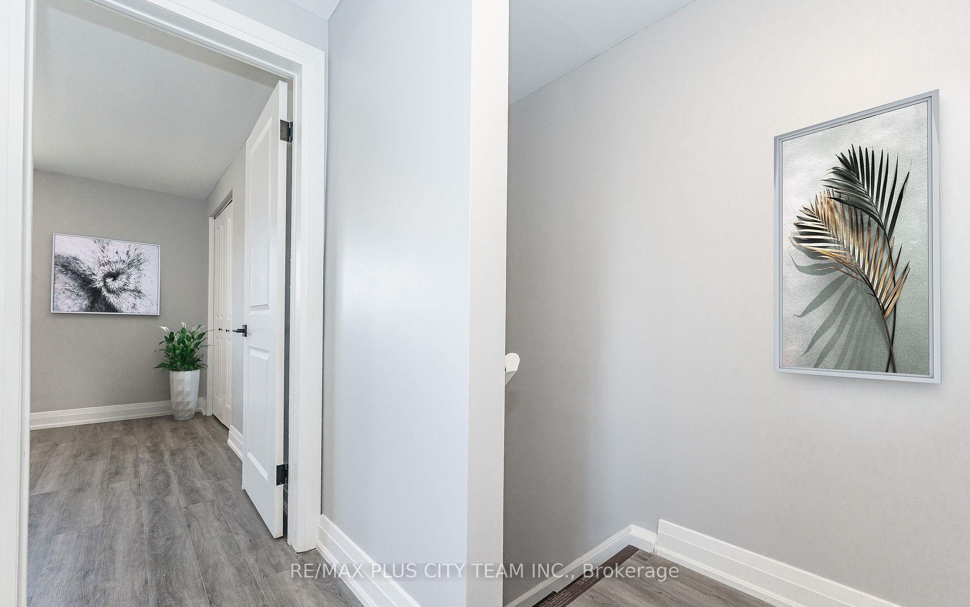 Photo 12 of Unit Unit #3, 133 Pollock Avenue, Cambridge, Alison — HOMEH