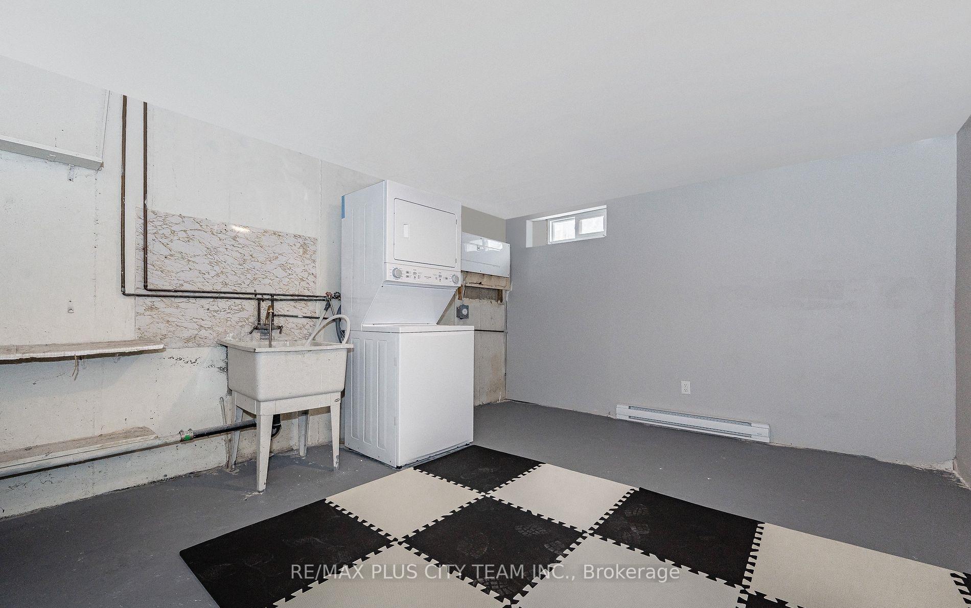 Photo 22 of Unit Unit #3, 133 Pollock Avenue, Cambridge, Alison — HOMEH