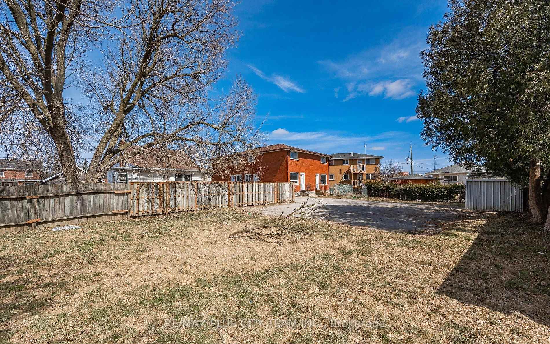 Photo 23 of Unit Unit #3, 133 Pollock Avenue, Cambridge, Alison — HOMEH