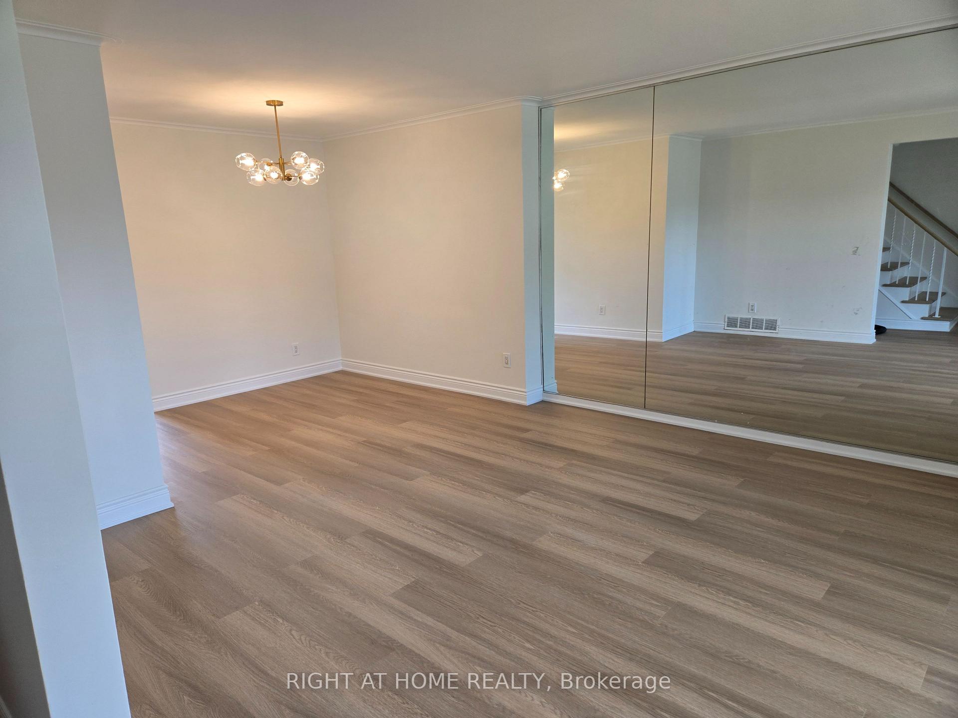 Photo 7 of 13 Faulkner Crescent, North York, Humbermede — HOMEH