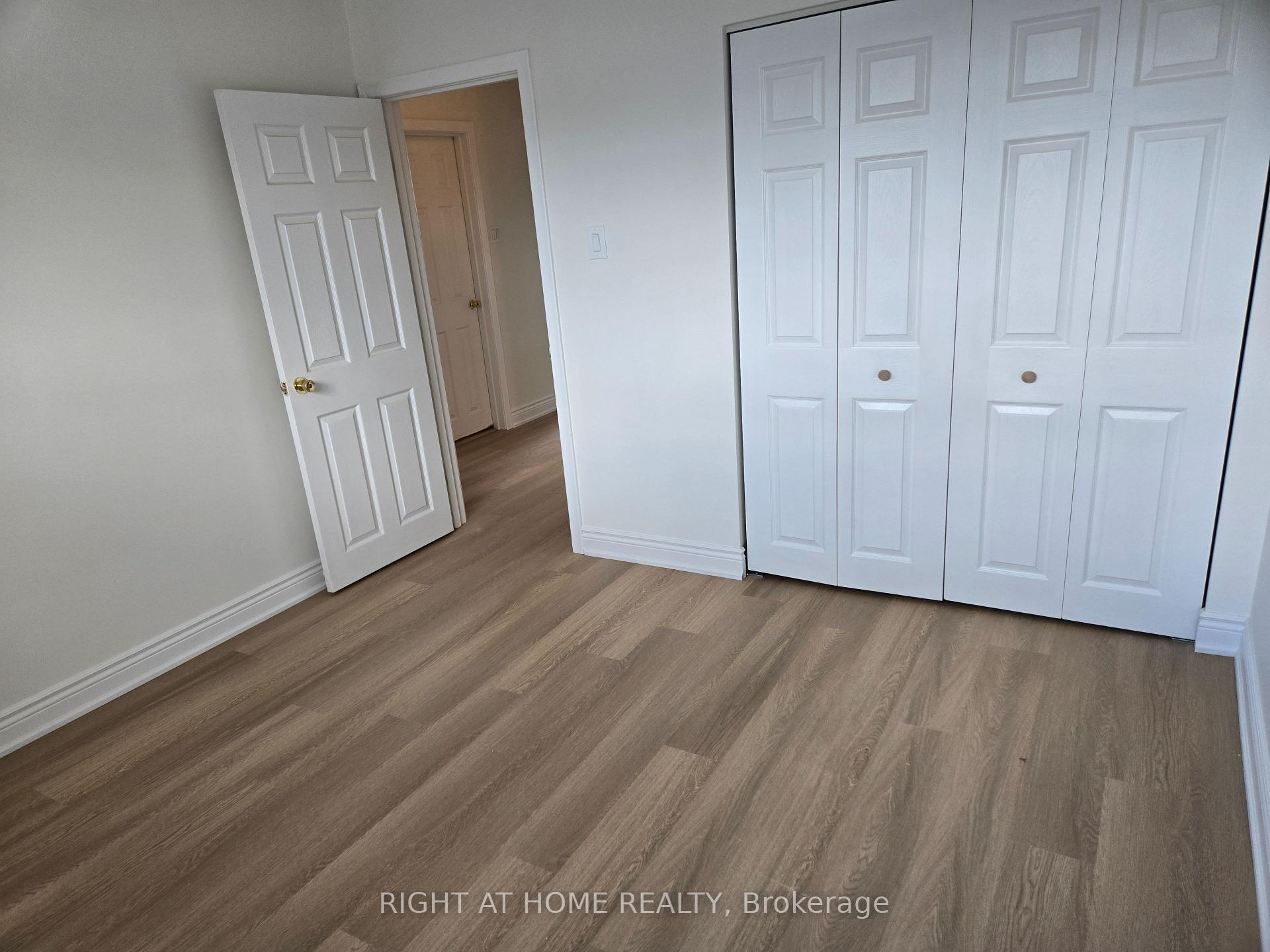 Photo 11 of 13 Faulkner Crescent, North York, Humbermede — HOMEH