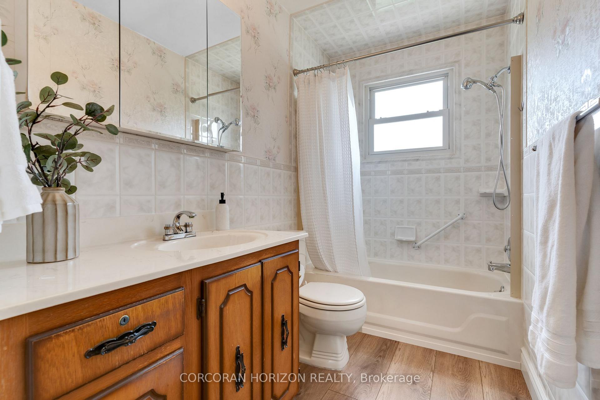 Photo 8 of 8 Blue Spruce Court, Kitchener, Forest Heights — HOMEH