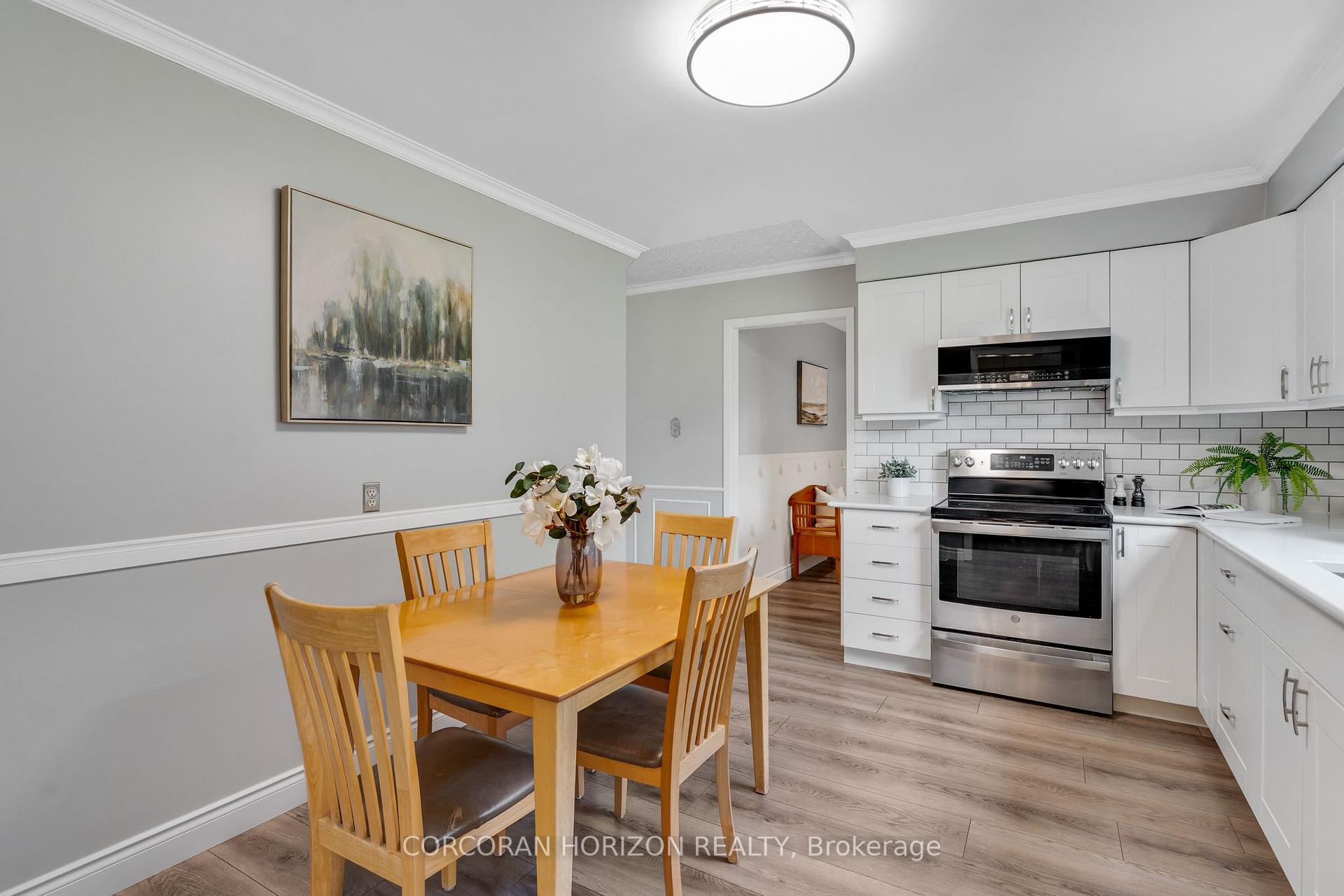 Photo 11 of 8 Blue Spruce Court, Kitchener, Forest Heights — HOMEH