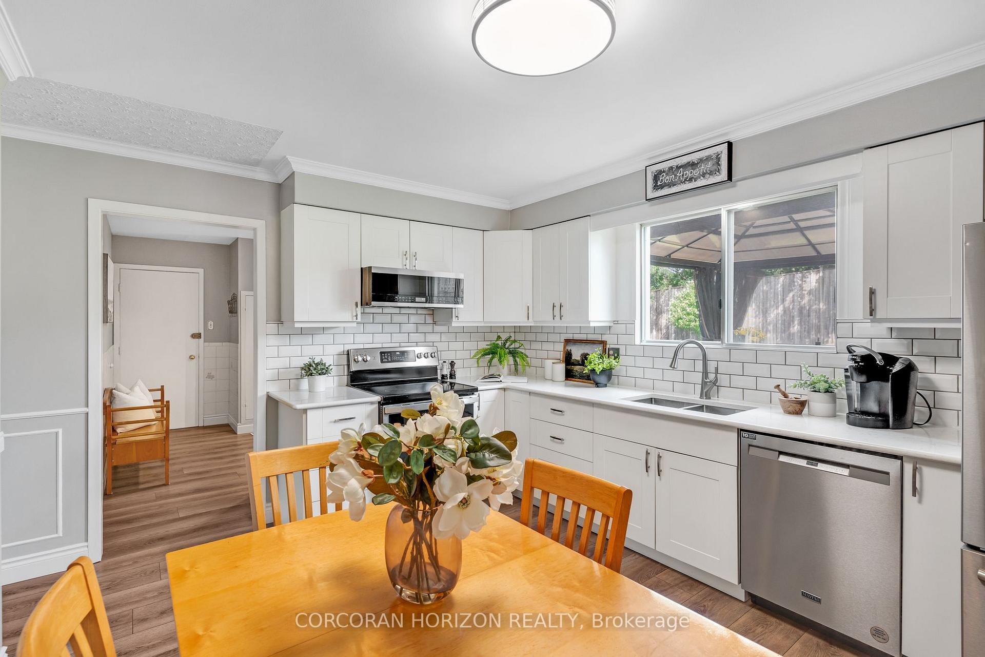Photo 15 of 8 Blue Spruce Court, Kitchener, Forest Heights — HOMEH
